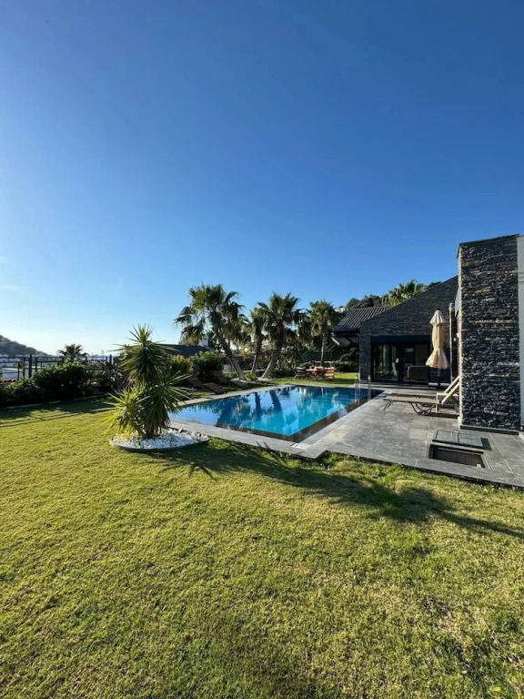 Yalıkavakta 4 Odalı Villa BD4150