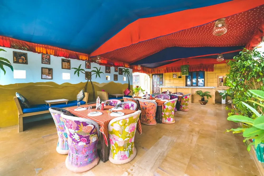 Jaisalmer Hostel Crowd