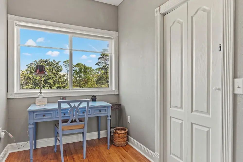 Sunset Cove: Charming 3br/3ba Beach House Sleeps 8 With Sunsets & Serenity