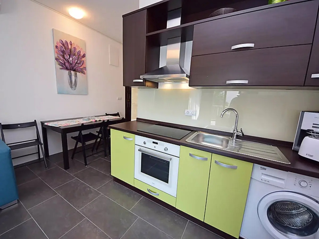 Lozna Residence 25811