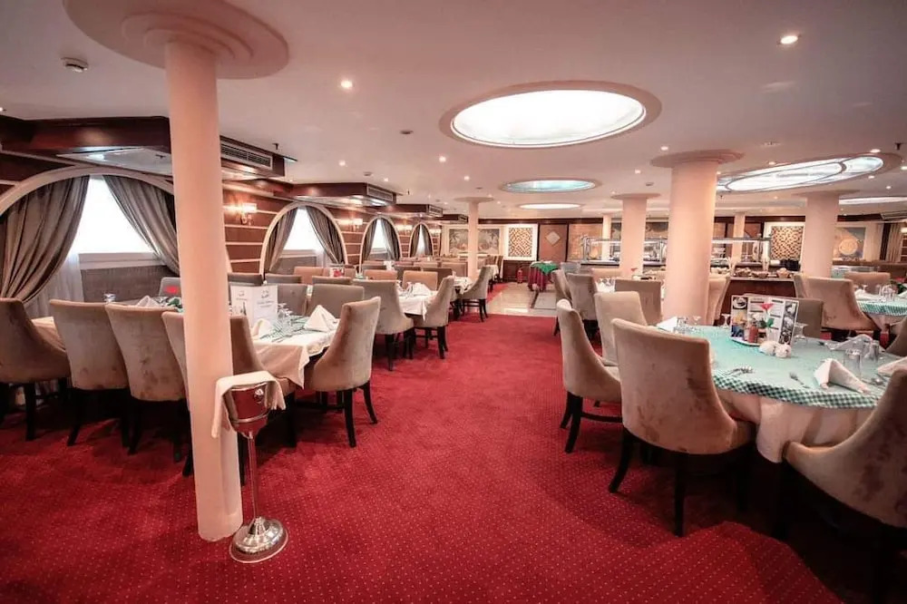 Nile Cruise King Tut