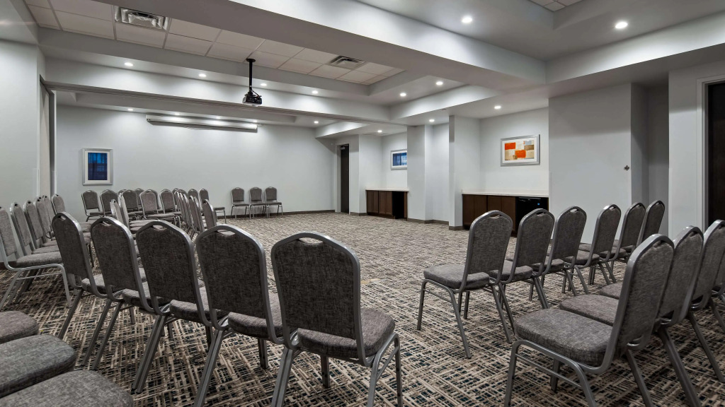 Best Western Plus Roland Inn & Suites
