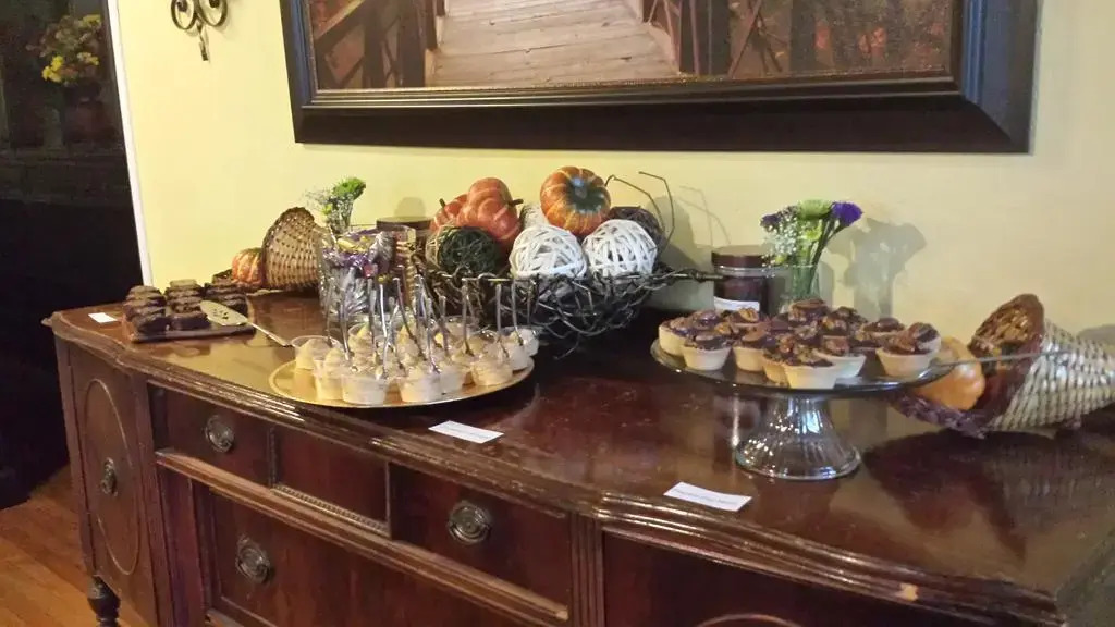 The Charleston Inn Hendersonville NC