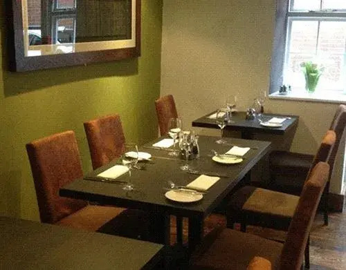 Bath House Hotel & Restaurant