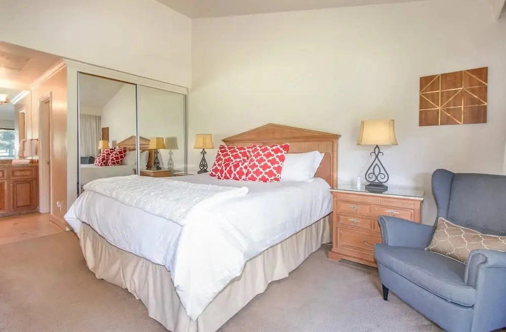 Luxury Napa Condo Golf Views Prime Location