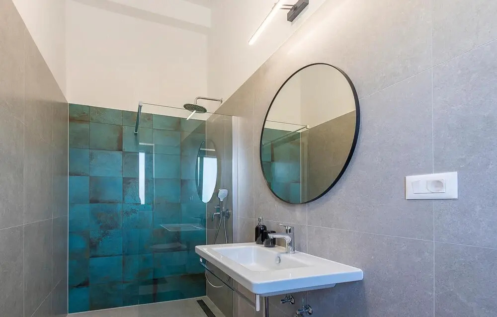 Awesome Home in Tar With Outdoor Swimming Pool, Wifi and 2 Bedrooms