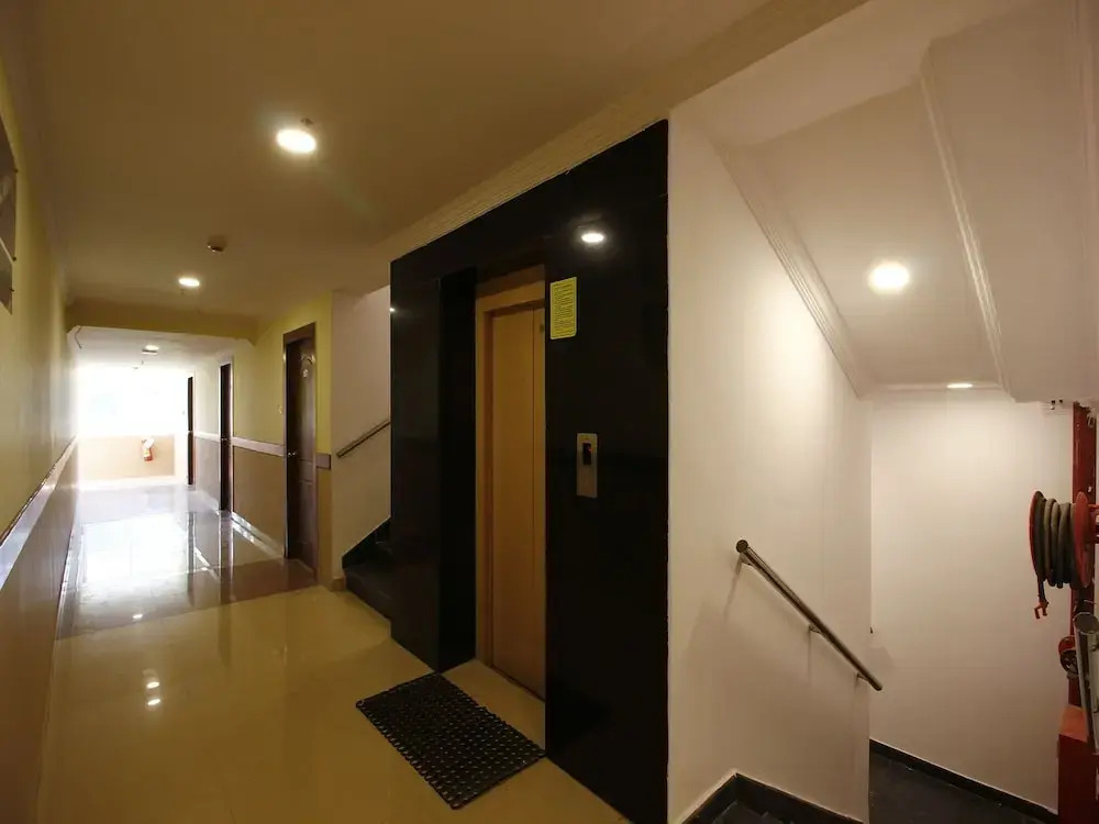 OYO Flagship 27863 Sri Sai Regency