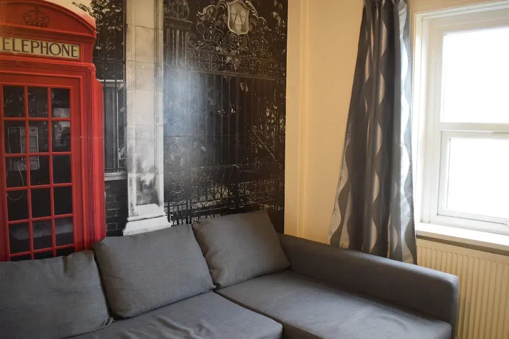 2 Bedroom Flat In Central London