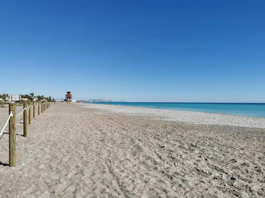 Global Vacacional, Adosado en la playa con piscina