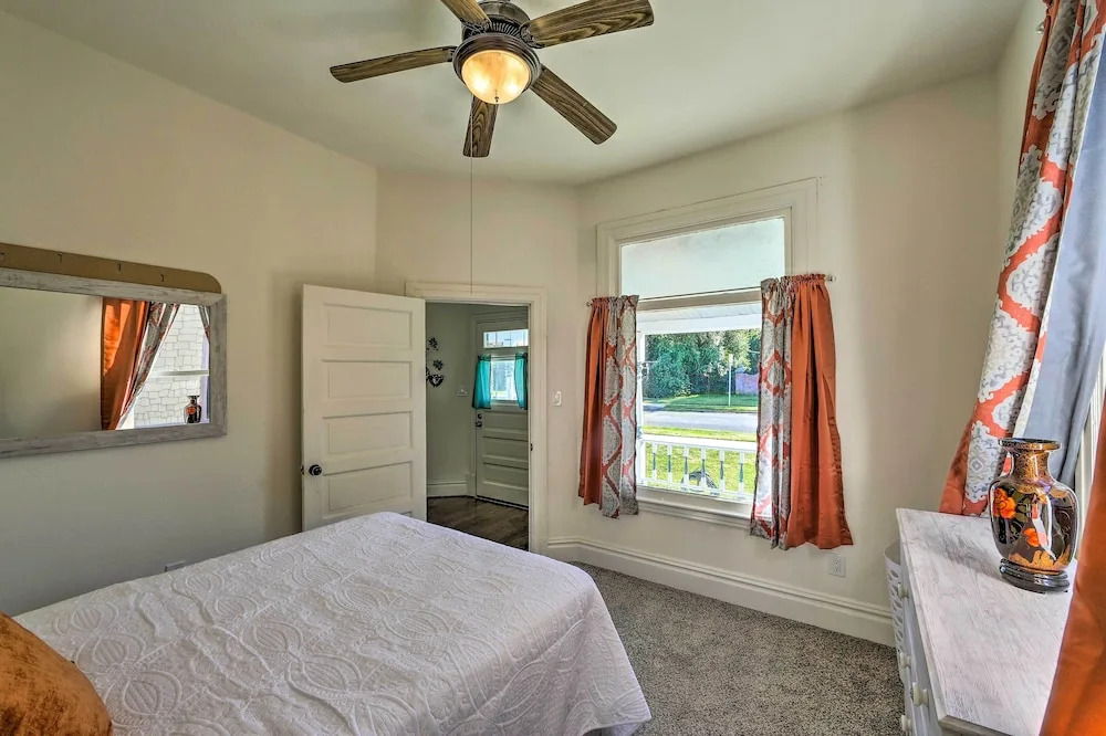 Riverside House w/ Yard ~ 1 Mi to Downtown!