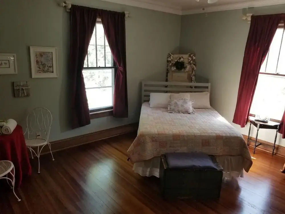 7 Bedroom Manor near Appomattox & Lynchburg
