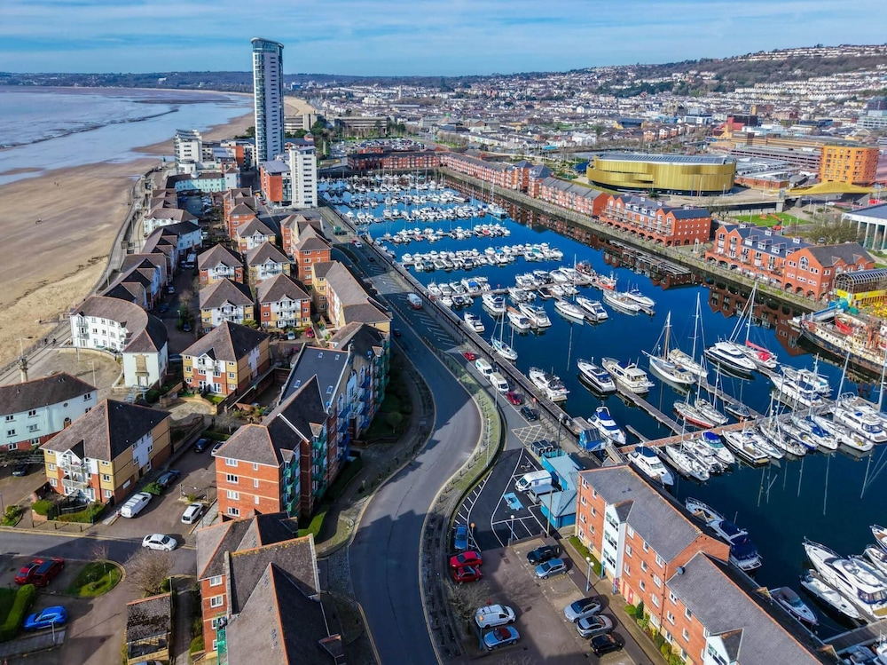 The Crows Nest - 1 Bed Apartment - Swansea Marina