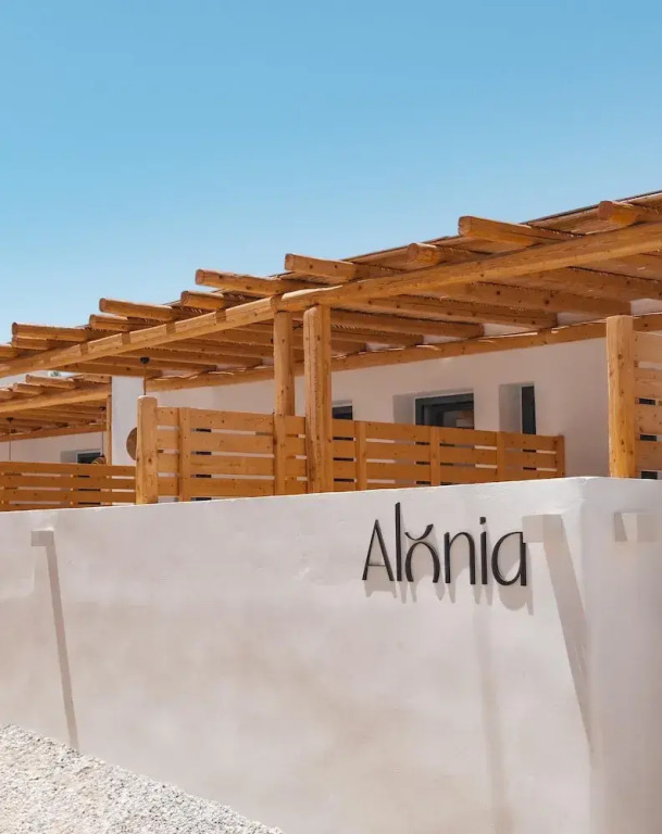 Alonia Suites