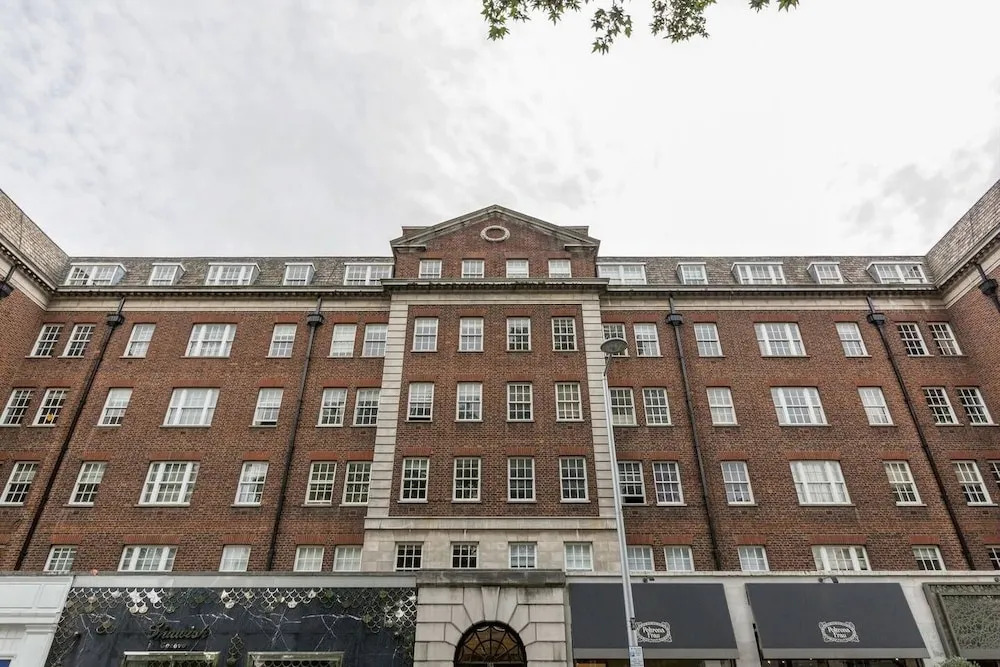 1 Bedroom Apartment in Chelsea - 43