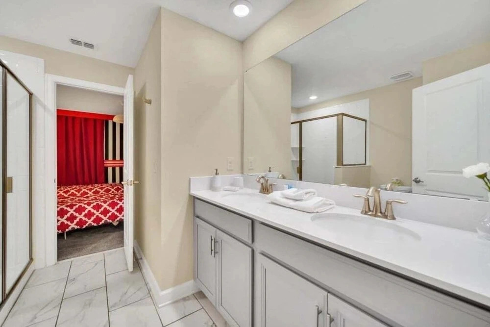 Family Home 9 BR 8 Min to Disney