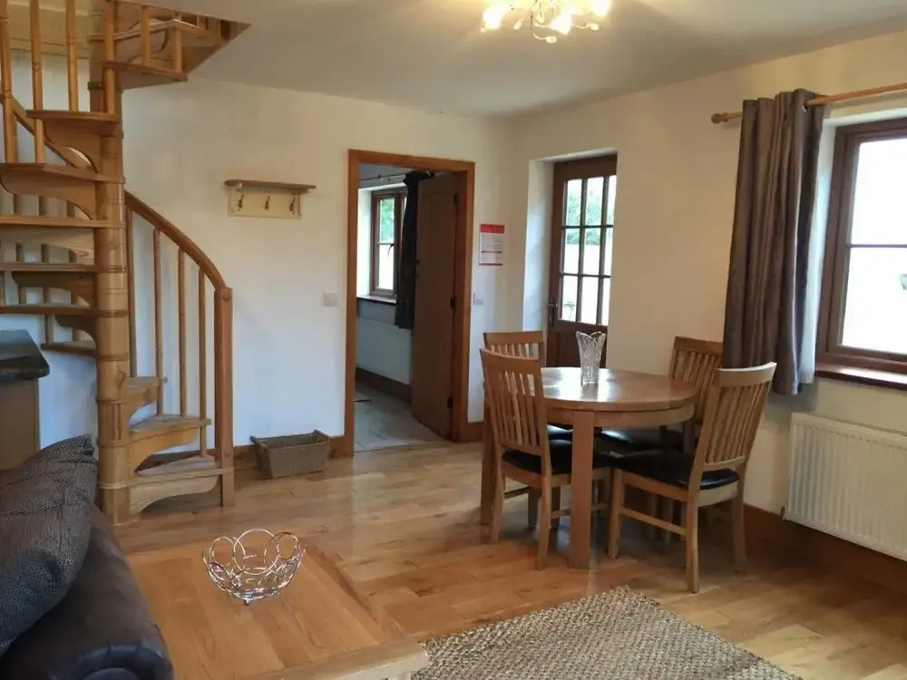 Delightful Cottage in Rural Setting With Hot Tub