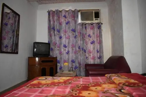 Hotel Moti Mahal by MTMC Rooms