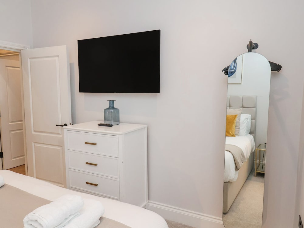 The Salisbury Apartment 205