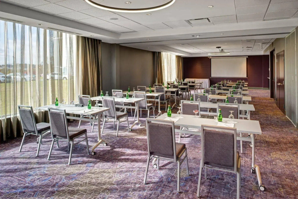 DoubleTree by Hilton Halifax Dartmouth