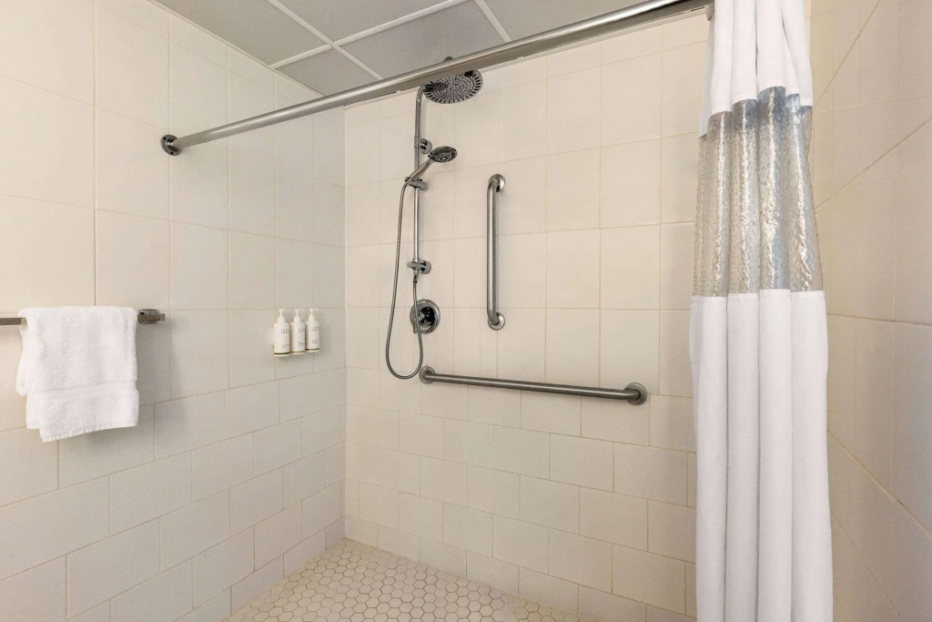 Howard Johnson by Wyndham Ocean City Oceanfront