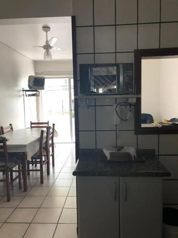 Lindo apartamento super completo em Meia Praia, 100 metros do mar e 10 quadras do centro