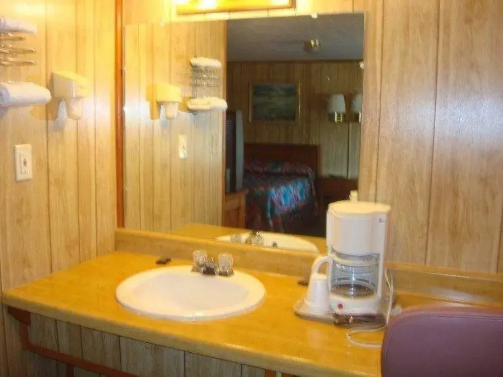 Elmwood Motor Lodge