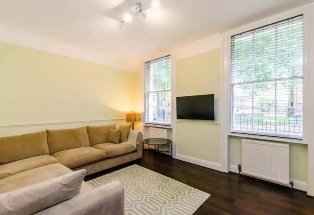 2 Bedroom Flat 5 Minutes From King's Cross Sleeps 4