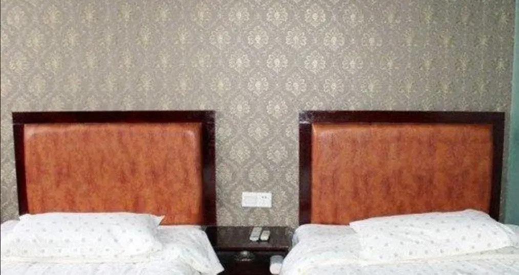 Jiujiang Huangguan Holiday Inn
