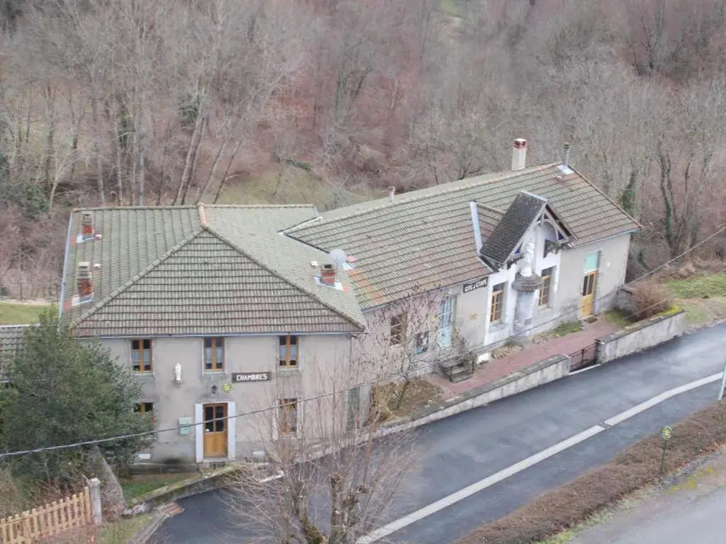 Gîte Montagne Bourbonnaise 12-14 pers, animaux autorisés - FR-1-489-343