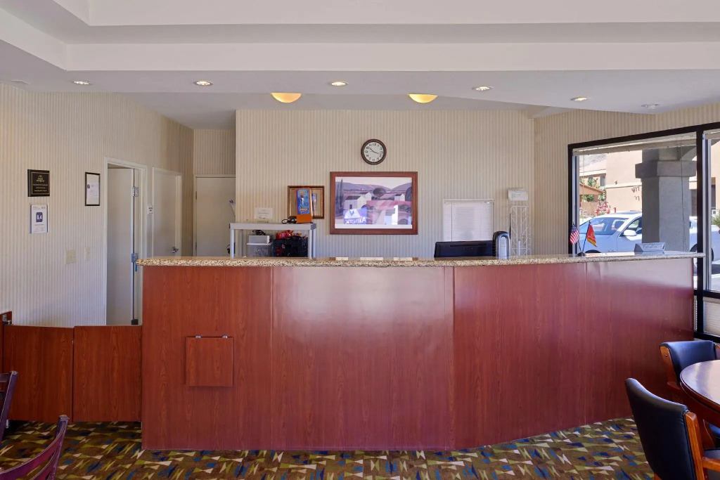 Starlight Inn & Suites Motel 29 Palms Joshua Tree National Park