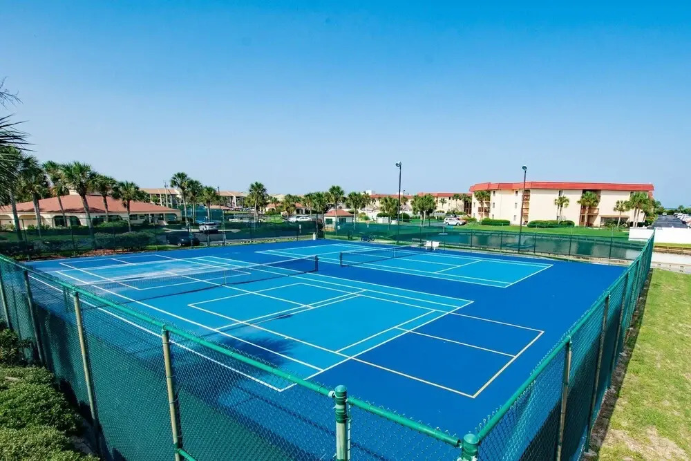 Ocean and Racquet 8208