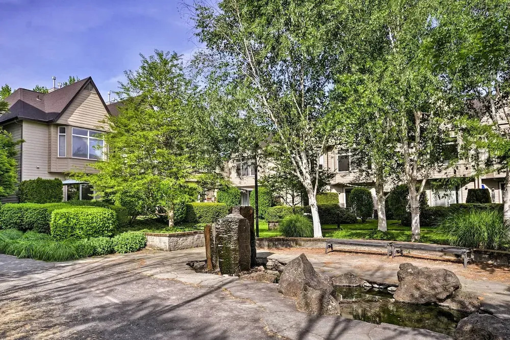 Modern Vancouver Townhome - Right on Main St!