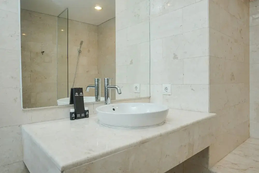 Comfortable and Beautiful 2Br at the Empyreal Apartment