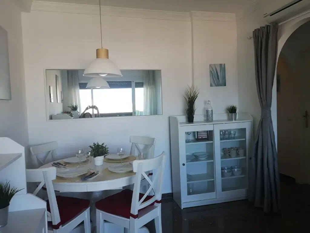 APARTAMENTO 1ª LINEA PLAYA GARAJE PISCINAS TERRAZA