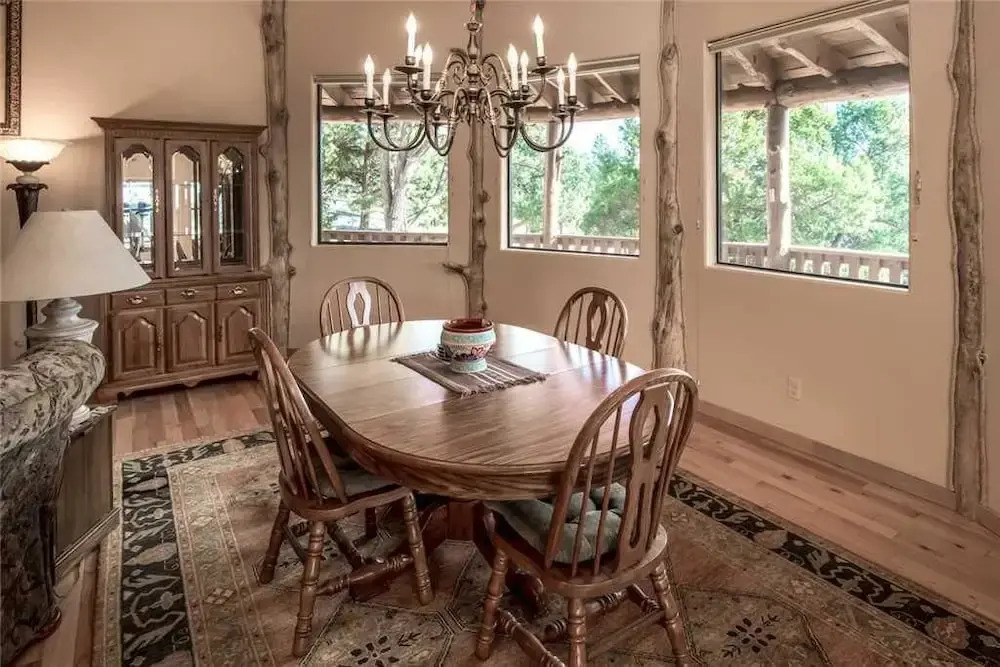 White Mountain Paradise - Four Bedroom Cabin
