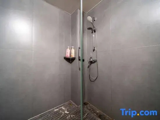 Xiangyang Youth Fengshang Hotel