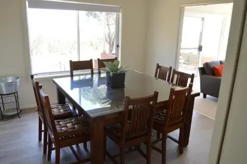 BATHURST GOLDFIELDS RESIDENCE on MOUNT PANORAMA
