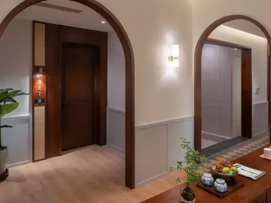 Wuyu Hotel (Happy Valley & Longfor Paradise Walk Lijia )