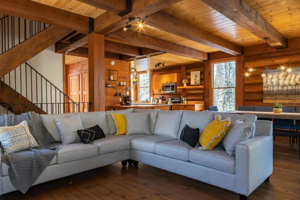 4-Bedroom Chalet Fraternite in Lac-Superieur Tremblant
