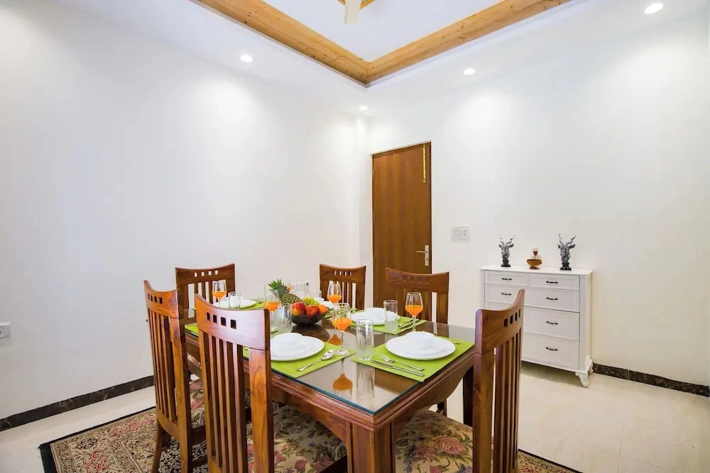 ELIVAAS Serenita Abode Tranquil Escape