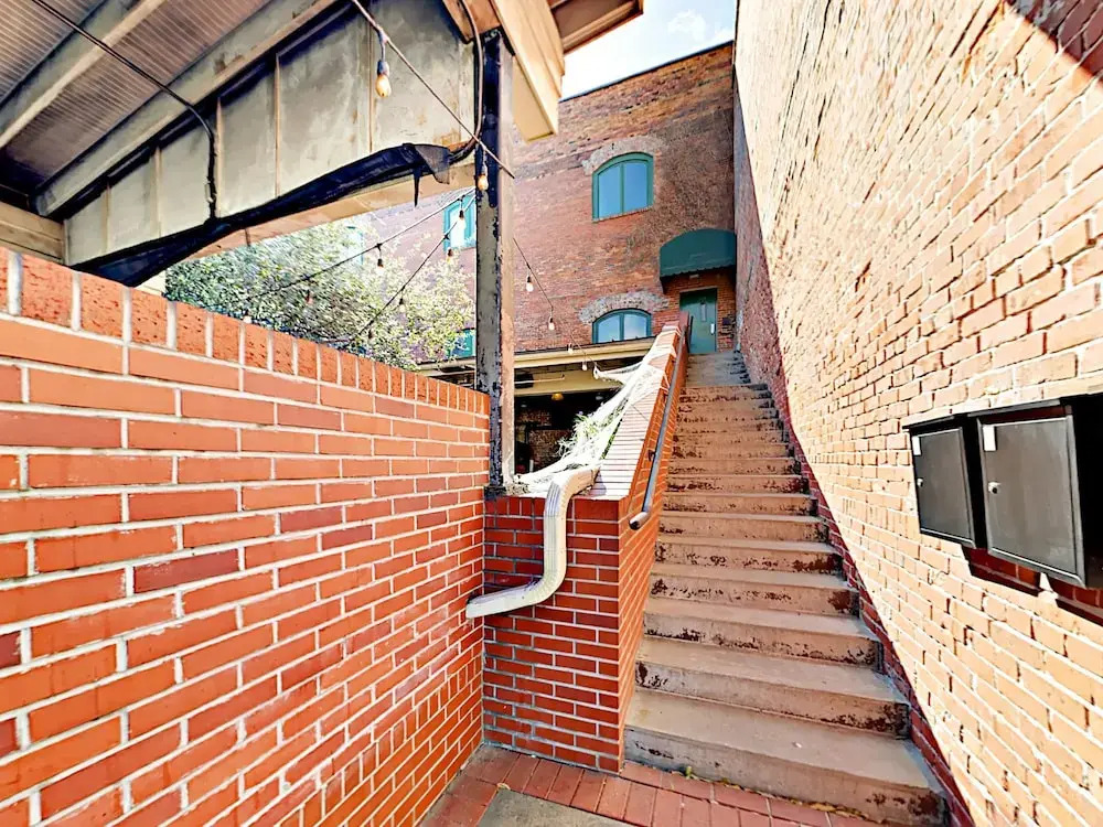 West Congress Condo #6 2 Bedrooms 1.5 Bathroom Condo