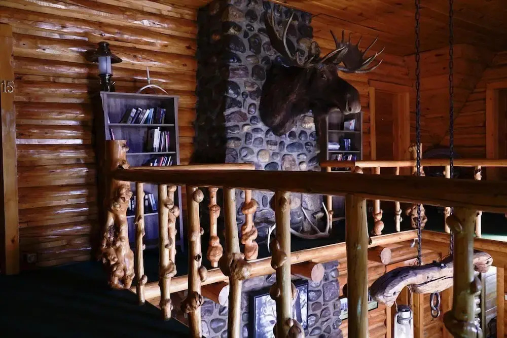 Twin Pines Lodge & Cabins