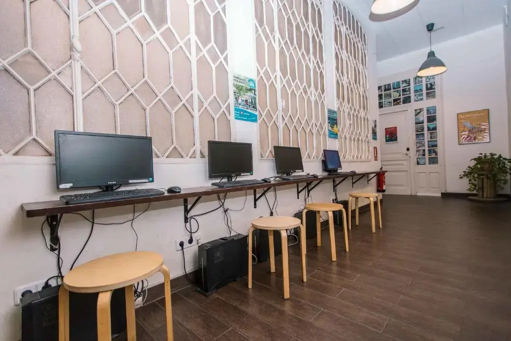 360 Hostel Borne