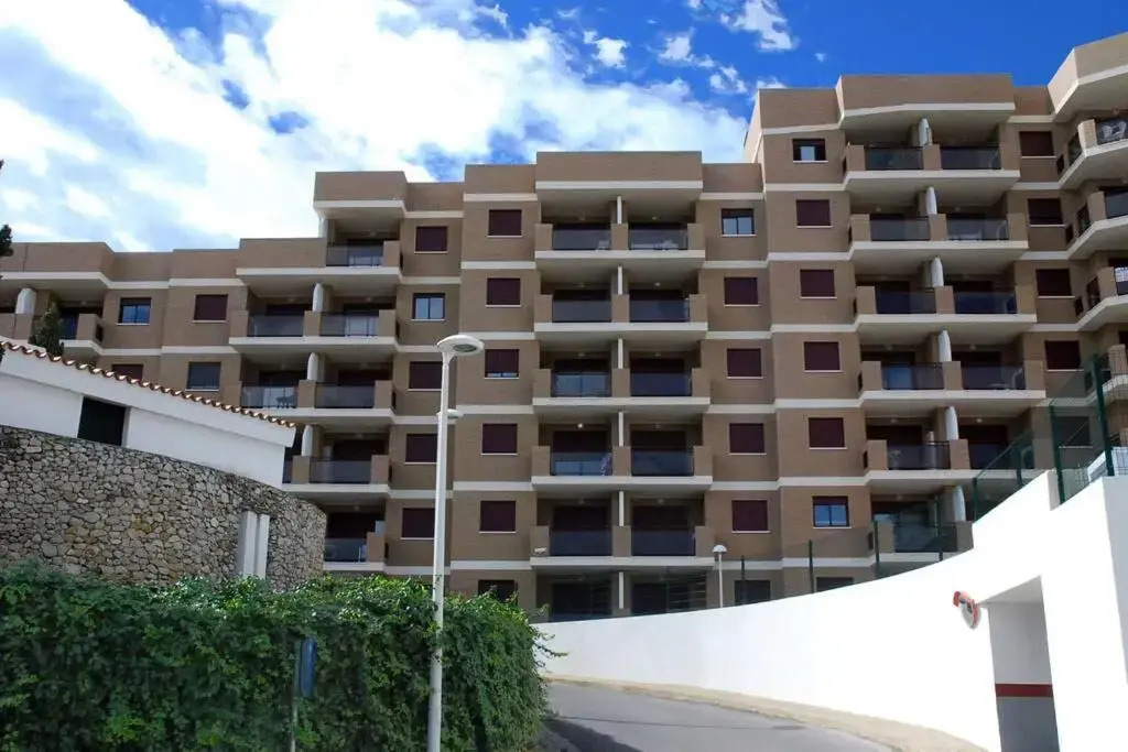 Mirador frente al mar. 1a linea. Piscina y parking