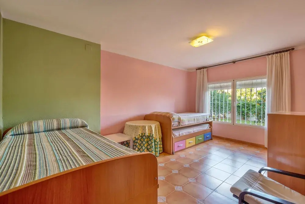 Villa - 5 Bedrooms with Pool and WiFi - 107872