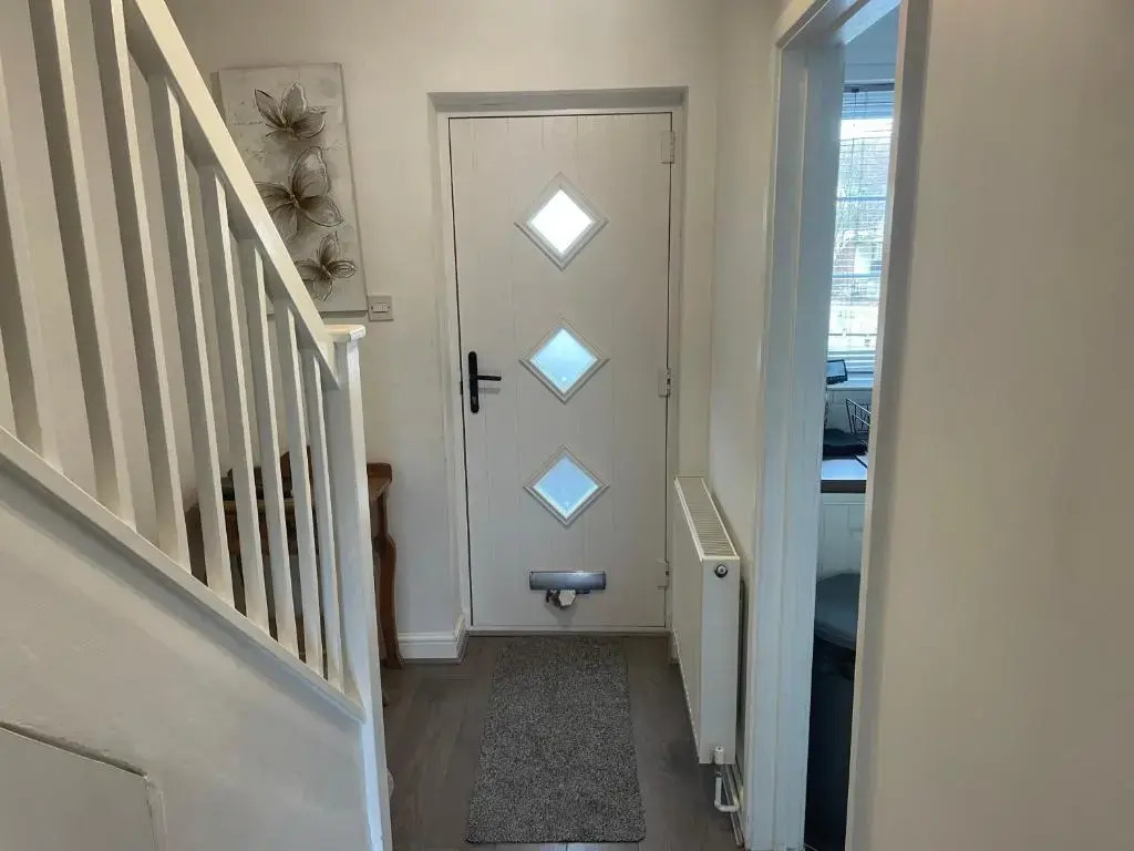 River House 2BR 1 bathroom downstairs toilet Parking St Neots Town Centre