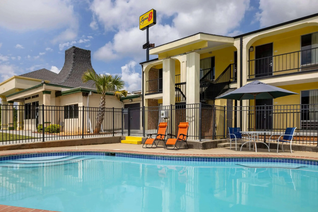 Super 8 by Wyndham McDonough GA