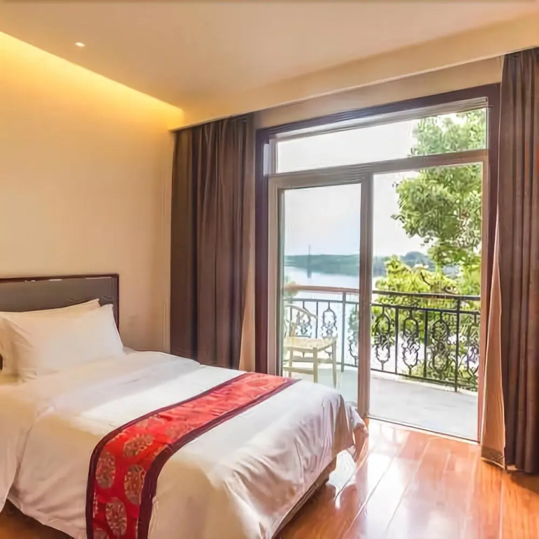 Huadao Holiday Hotel