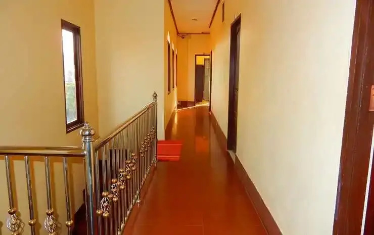Vang Vieng Camellia Hotel