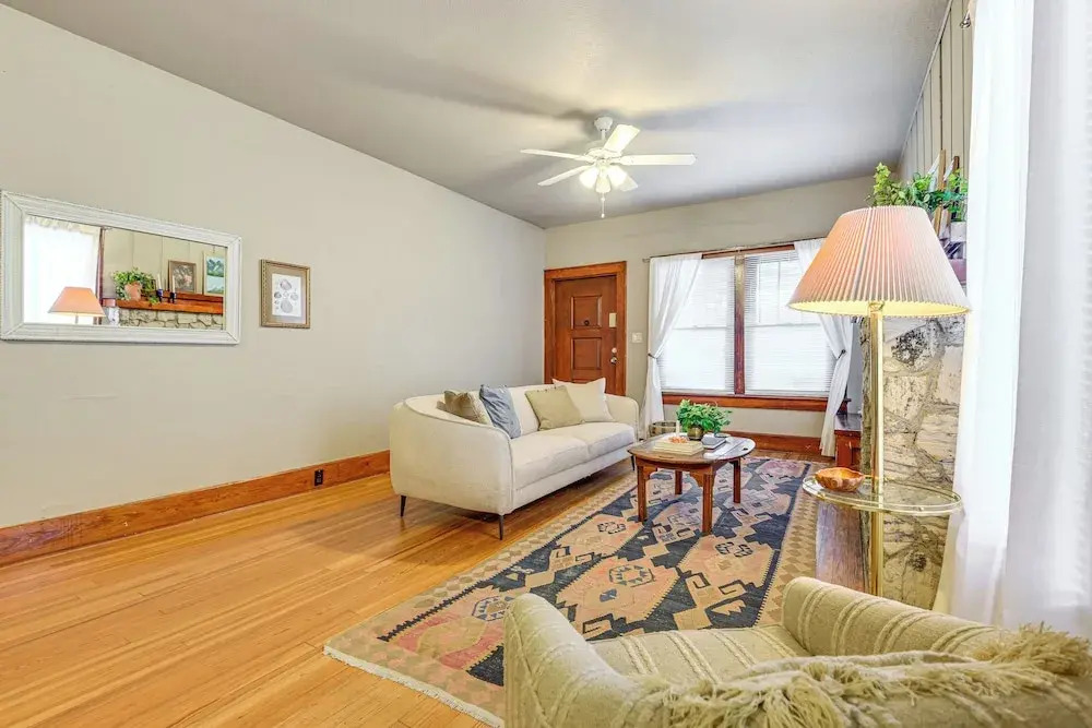 Stroll to Bradenton Riverwalk! Stylish Apartment